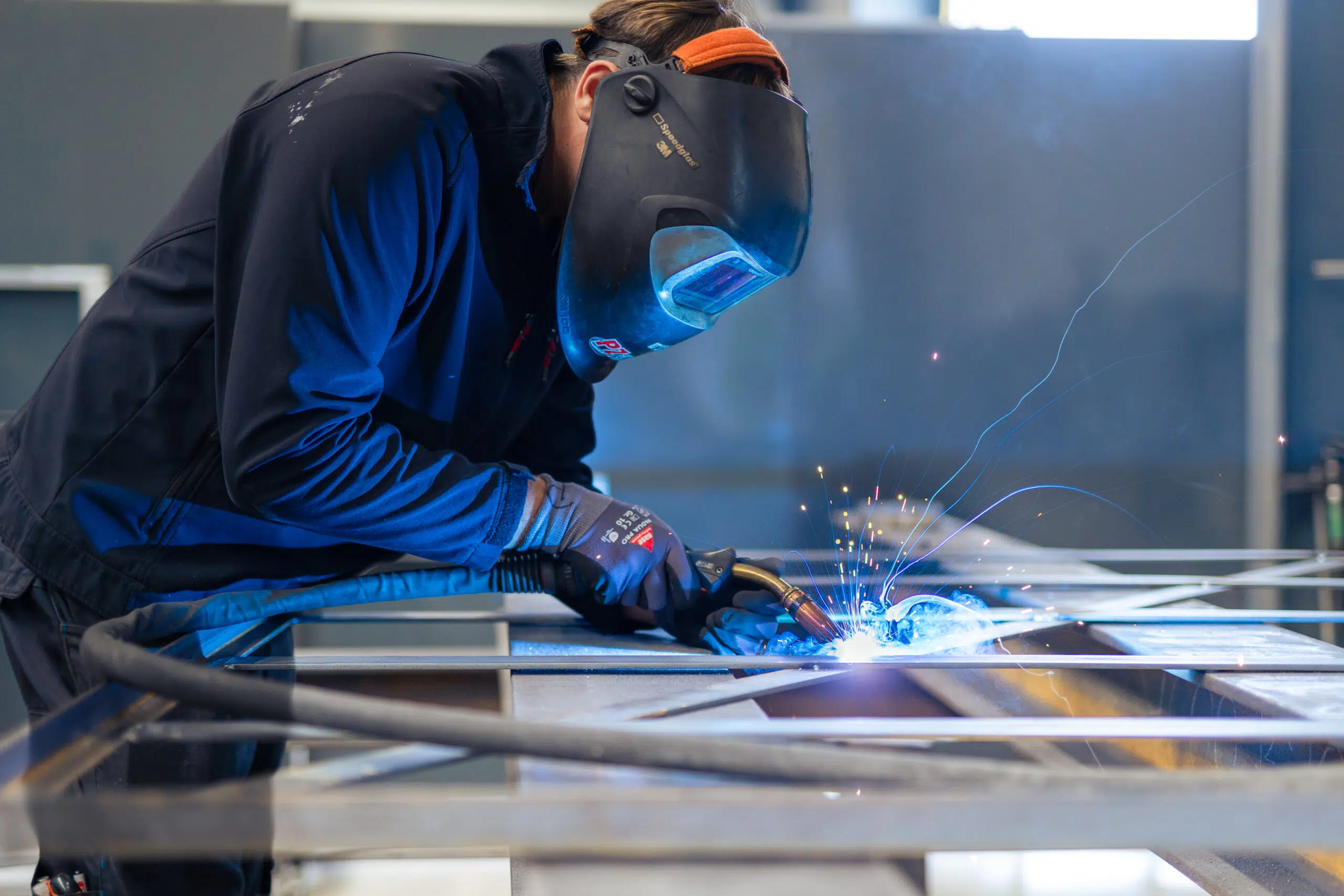 Arbeiten im Metallbau bei Kreativdepartment in der Vulkaneifel